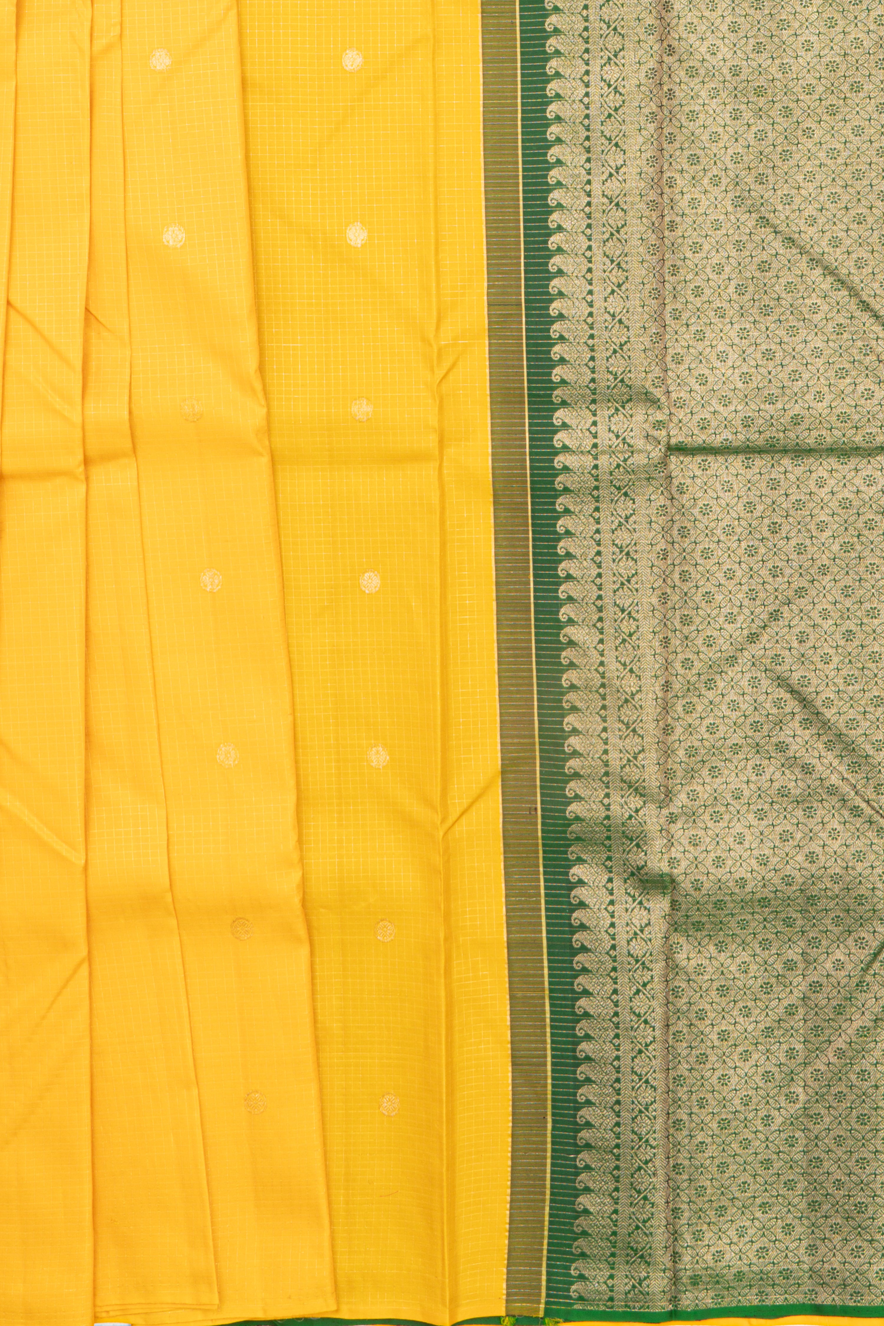 Bold Contrast Checks Borderless Kanjeevaram