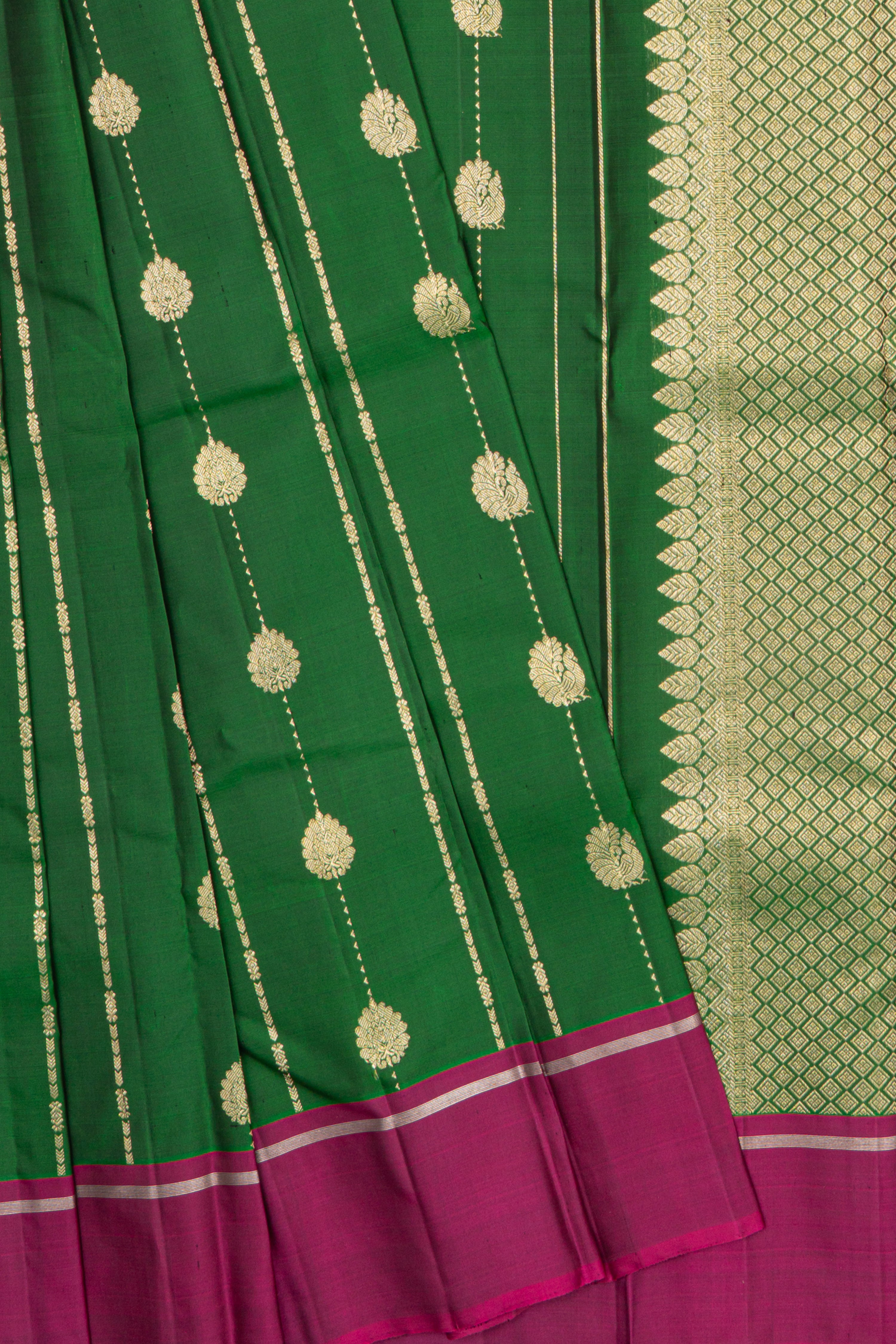 Classic Contrast Border Kanjeevaram