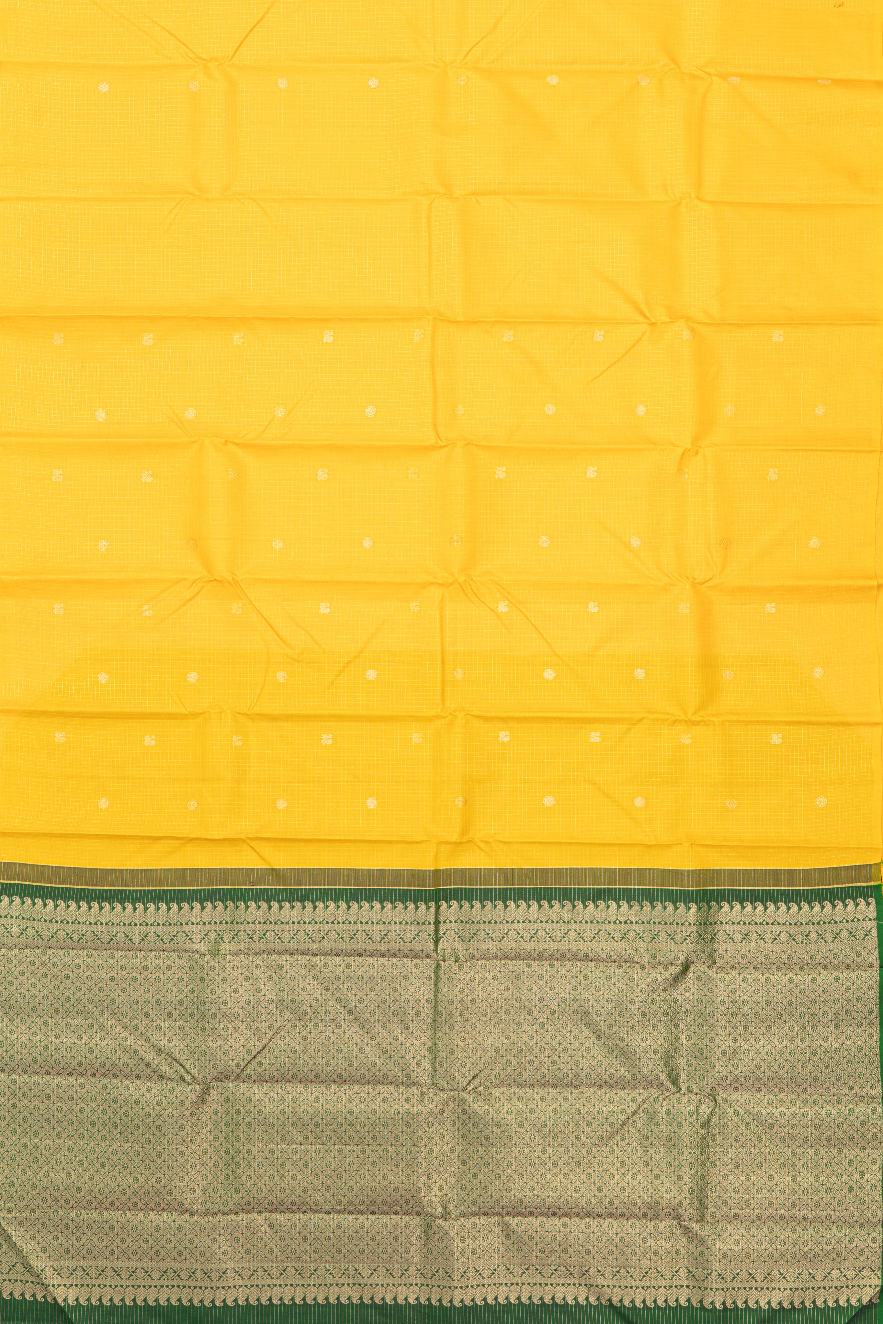 Bold Contrast Checks Borderless Kanjeevaram