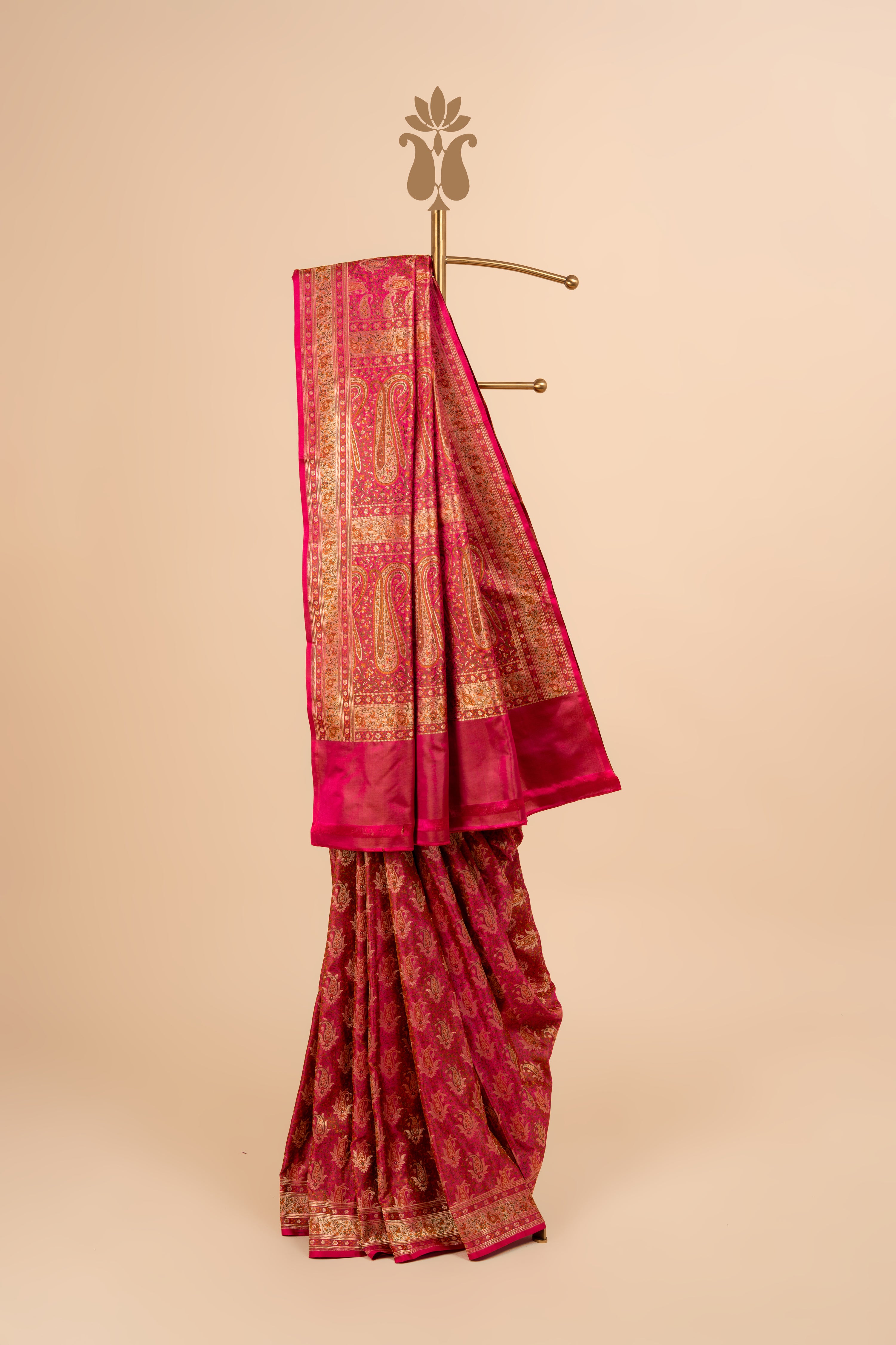 Magestic Tanchoi Weave Red & Pink Saree