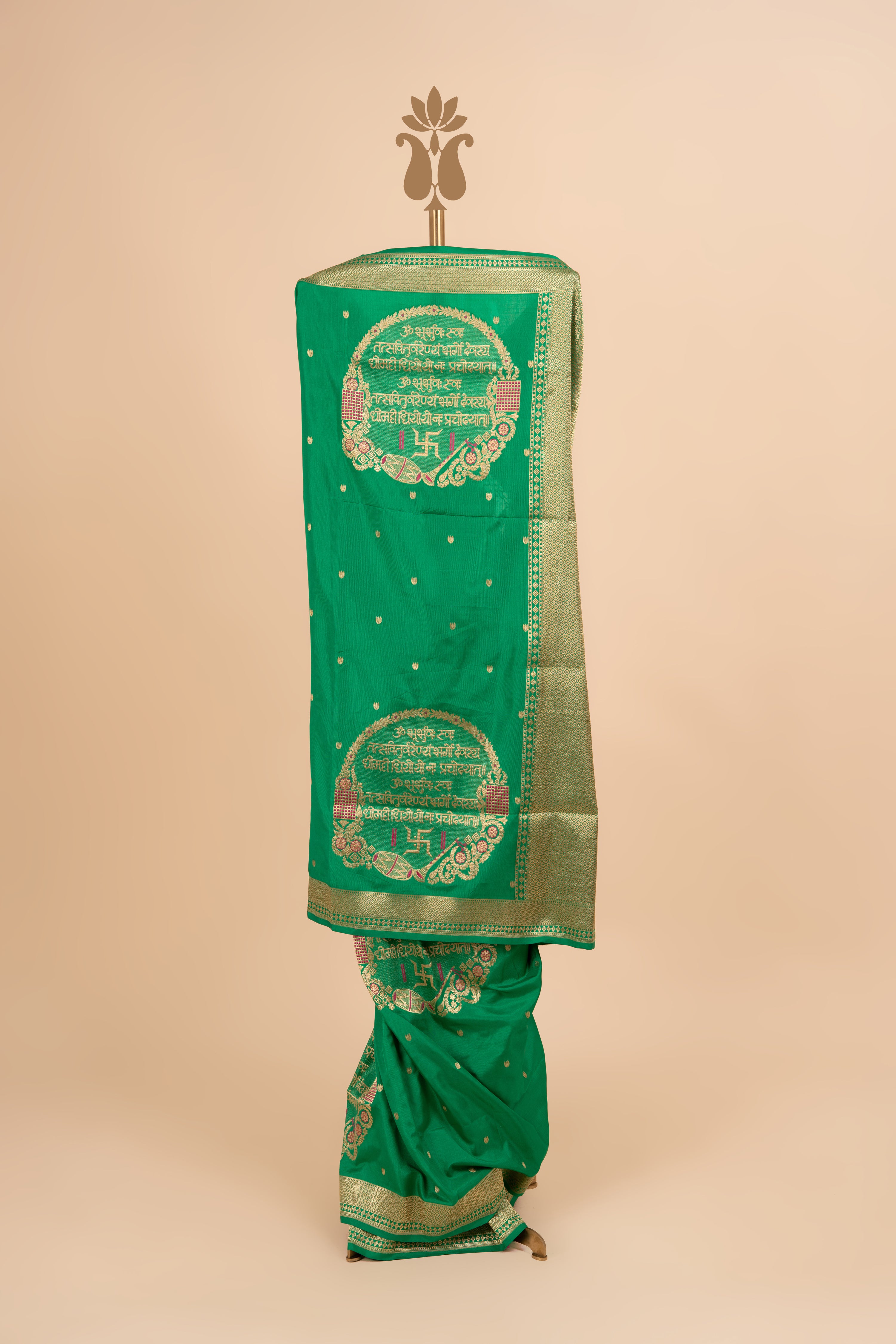 Timeless Banrasi Silk Saree With Matra Weaving