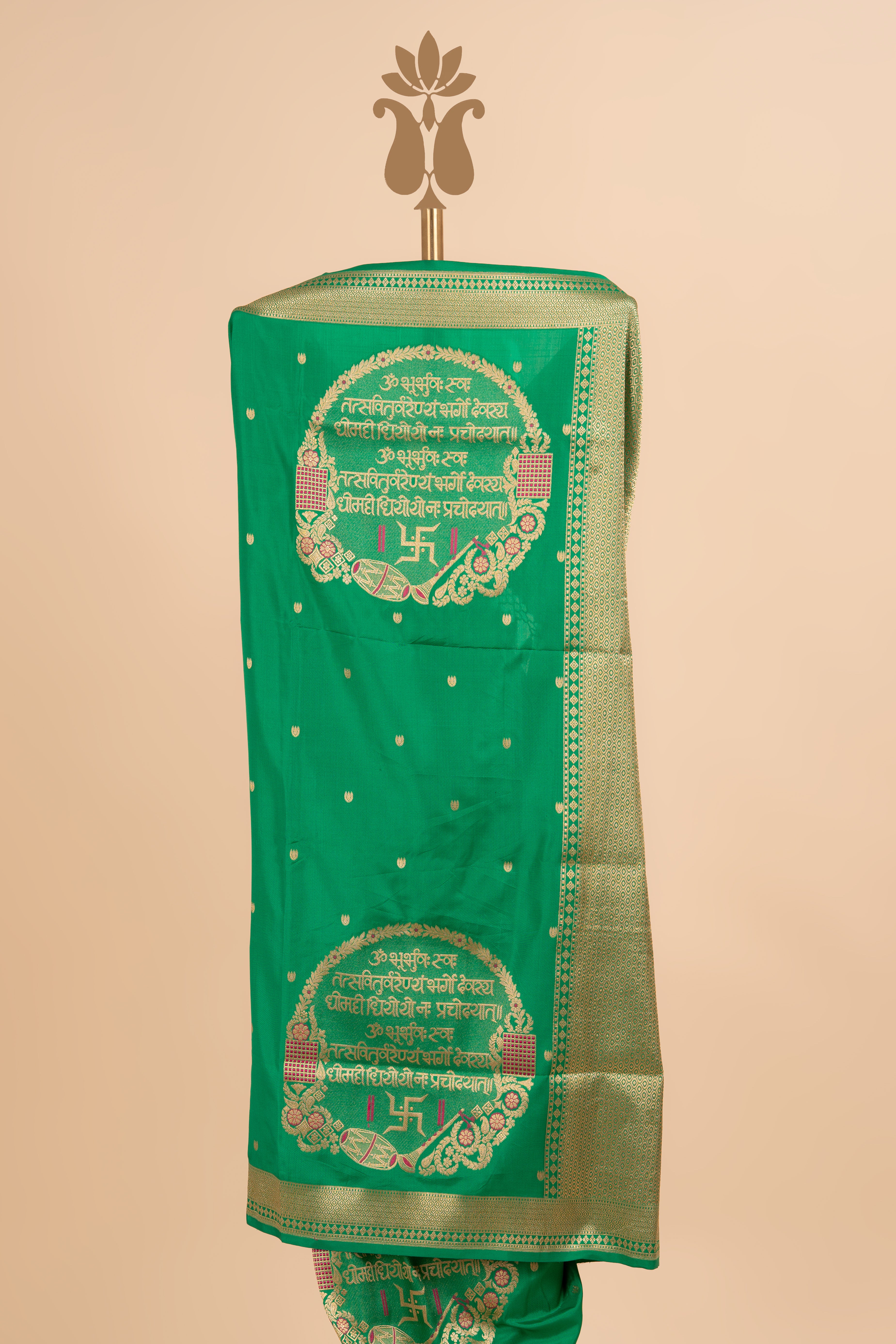 Timeless Banrasi Silk Saree With Matra Weaving